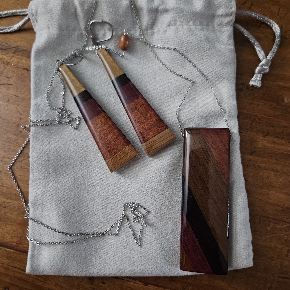 Wooden Pendant and Earring Set Silver Chain